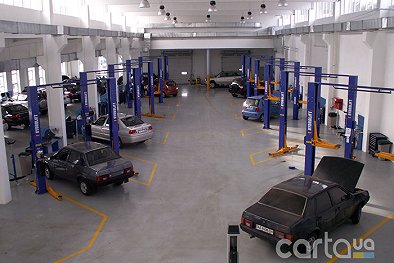Автоцентр на Борщаговке - Киев